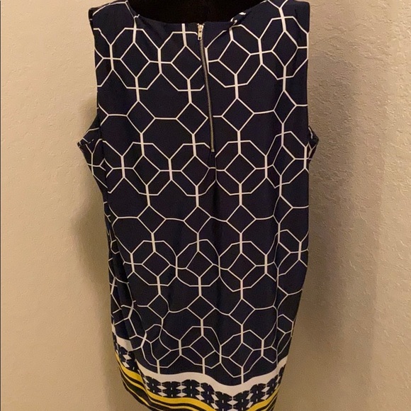 Plus blouse - Picture 2 of 2